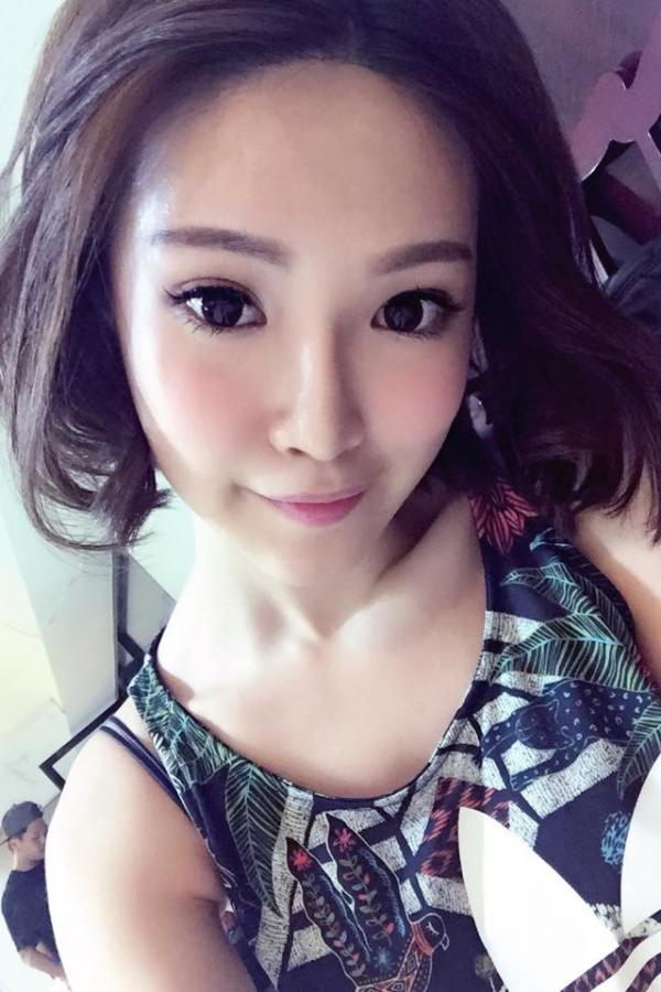 欧洲人妻丰满av无码久久-你的腿再打开一点就能吃到了-HD视频大全