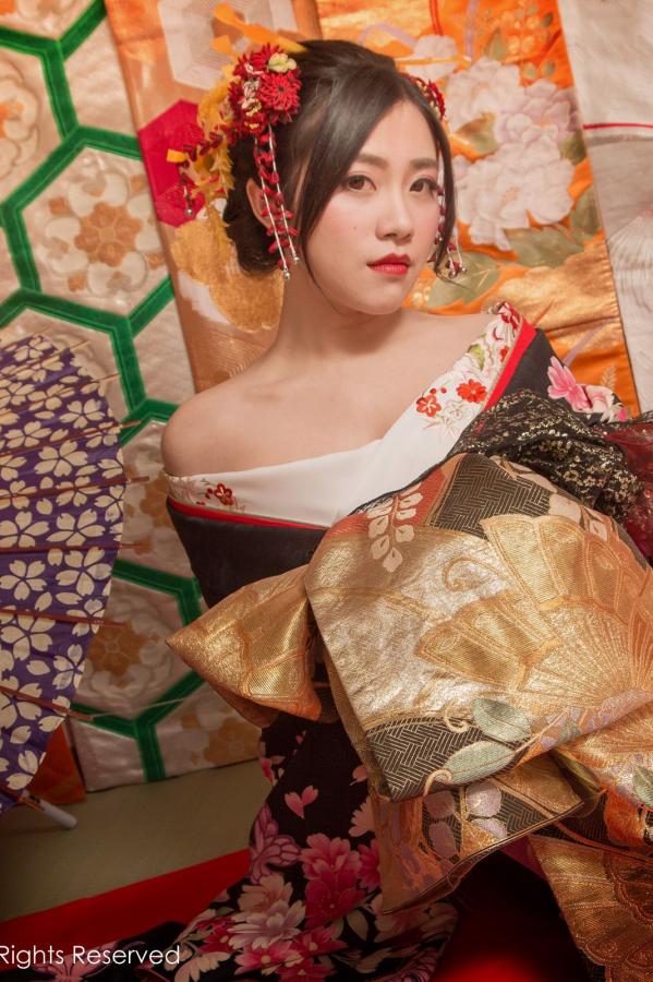 亚洲国产精品久久久久制服-720P高清免费观看在线