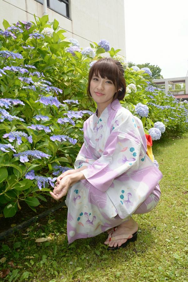 亚洲偷偷-HD韩国电影在线观看