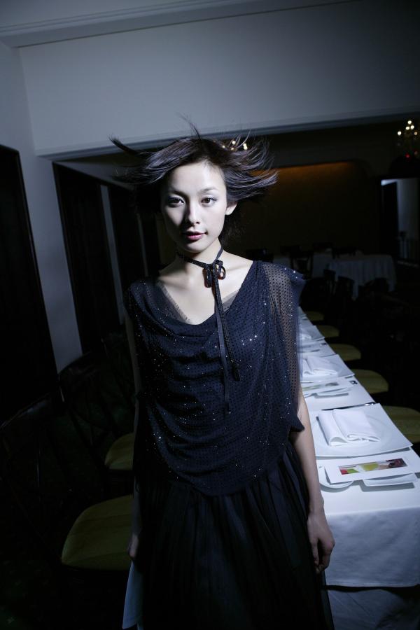 草莓视频app无限观看-雪白丰满女人呻吟高潮-720P免费观看