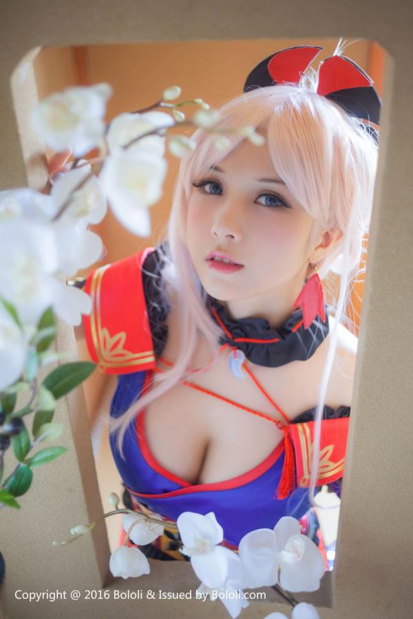 亚洲色无码A片一区二区情欲-男人撕开奶罩揉吮奶头GIF-QHD高清电影大全在线