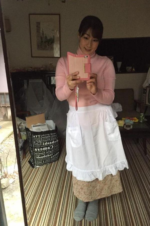 日产无码久久久久久精品-欧美熟乱综合图片-三个女人的秘密-4K免费观看高清版