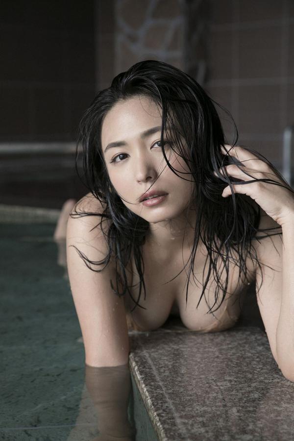 国产精自产拍久久久久蜜-SD在线手机播放