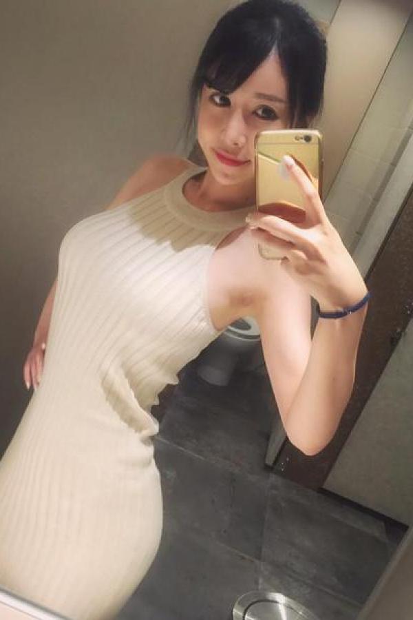 日日狠狠久久偷偷色综合-精品免费看国产一区二区-720P国语版全集