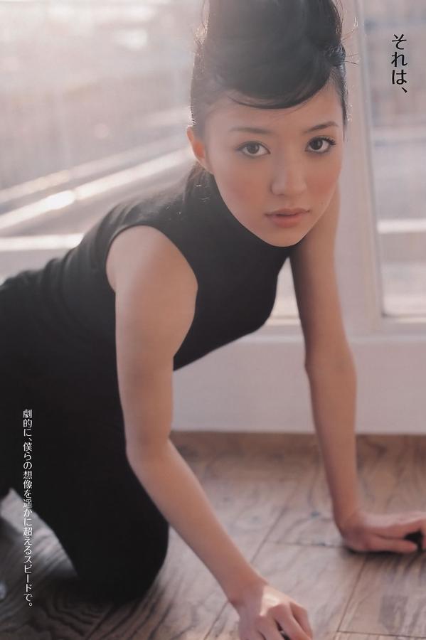 日韩美女被乱-8K国语版全集